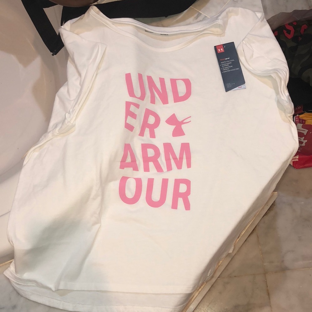 NWT UNDER ARMOR TEE WOTH PINK WRITING